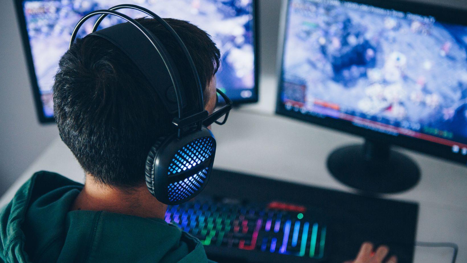 online gaming technology, gaming technology trends, future of online gaming, advanced gaming platforms, online gaming software, multiplayer gaming innovations, cloud gaming technology, next gen gaming, gaming technology advancements, online gaming development